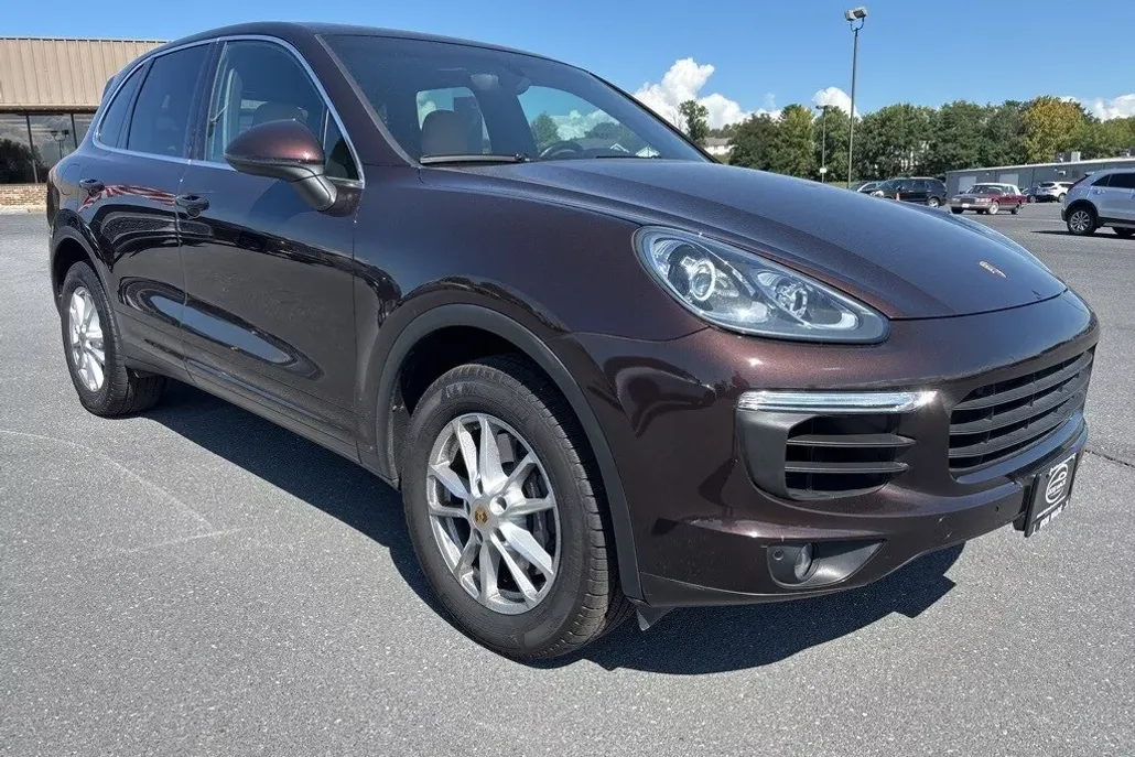 2016 Porsche Cayenne Base photo 1