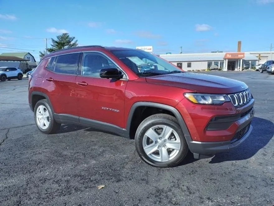 2022 Jeep Compass Latitude photo 1