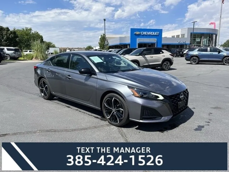 2023 Nissan Altima 2.5 SR photo 1