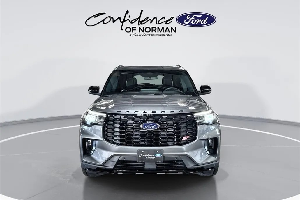 2025 Ford Explorer ST photo 1