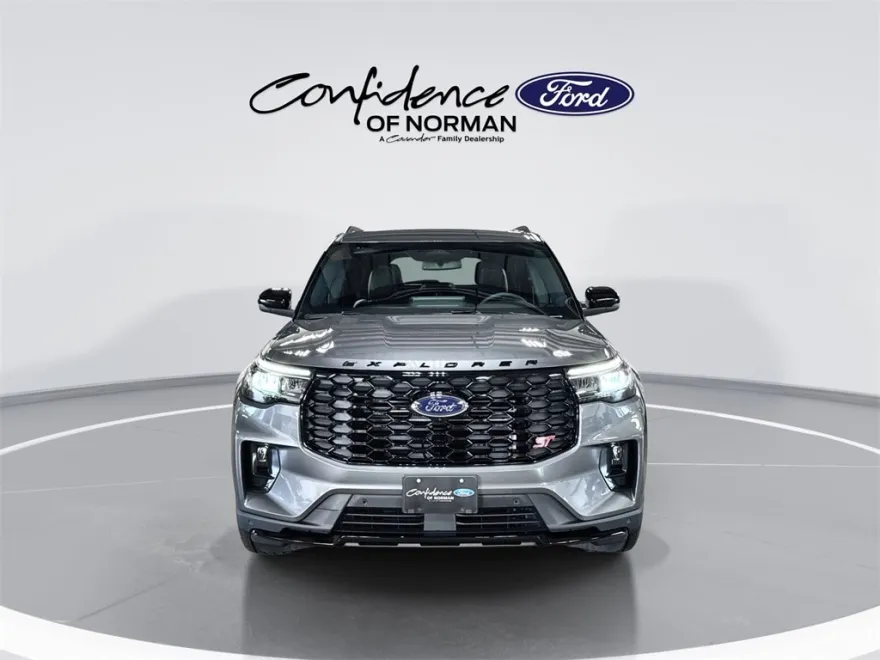 2025 Ford Explorer ST photo 1