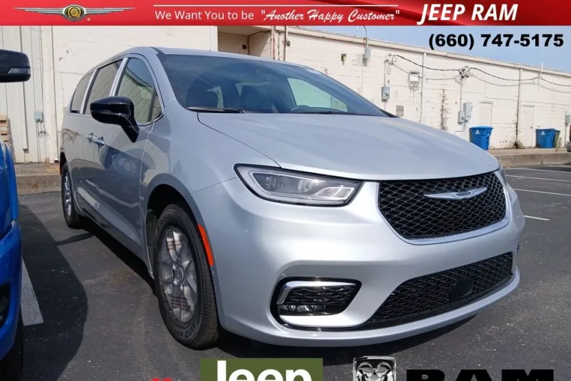 2026 Chrysler Pacifica photo 1