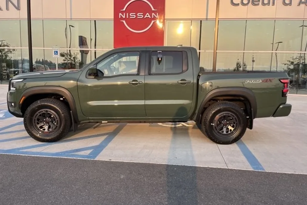 2025 Nissan Frontier Crew Cab PRO-4X photo 1