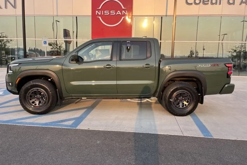 2025 Nissan Frontier Crew Cab PRO-4X photo 1