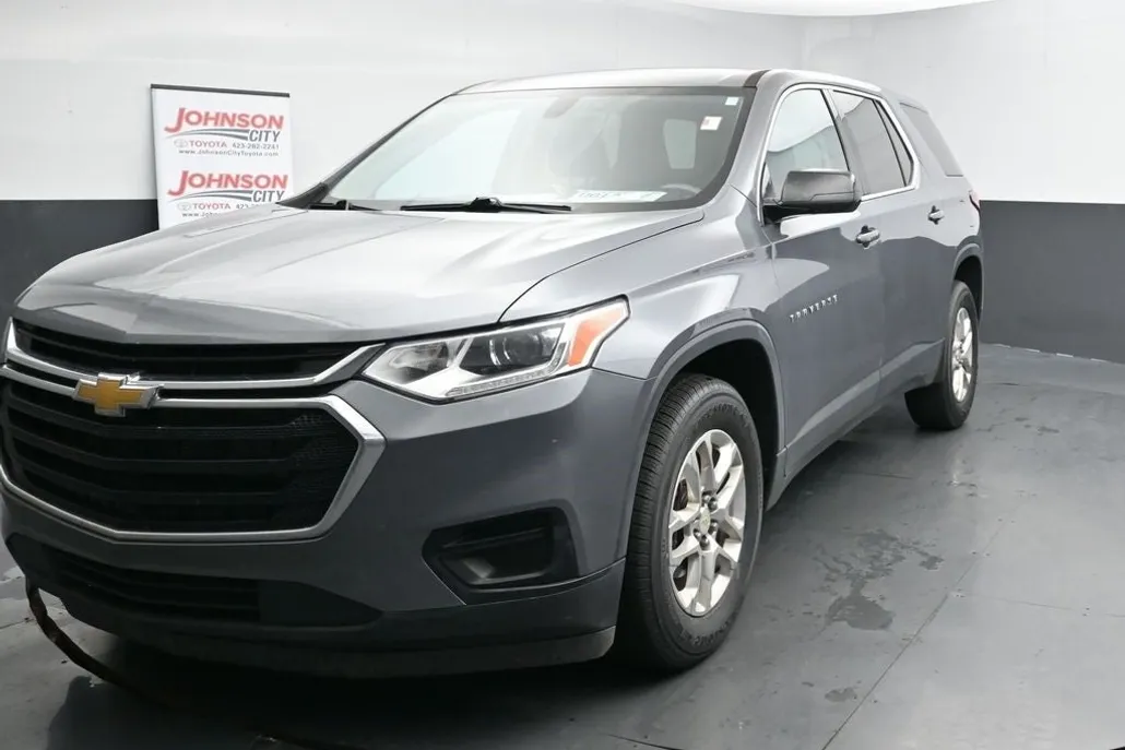 2020 Chevrolet Traverse LS photo 1
