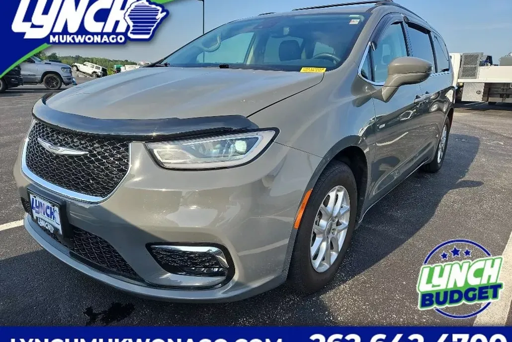 2022 Chrysler Pacifica Touring L photo 1