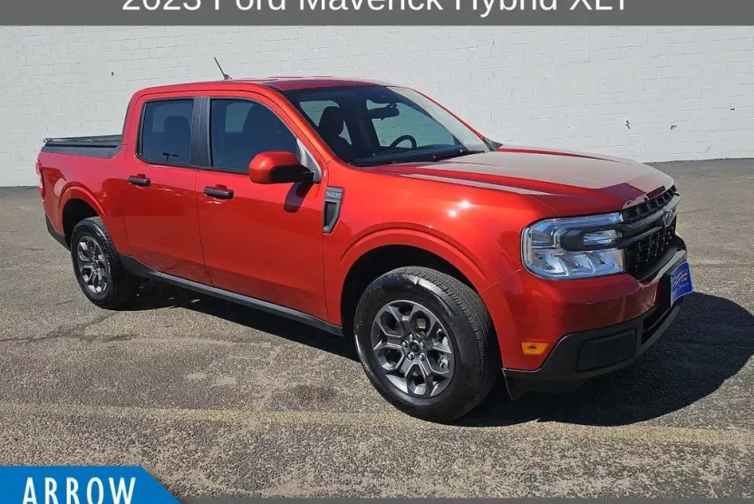 2023 Ford Maverick XLT photo 1