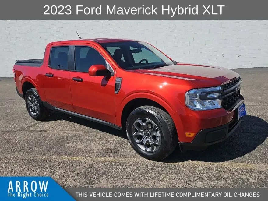 2023 Ford Maverick XLT photo 1