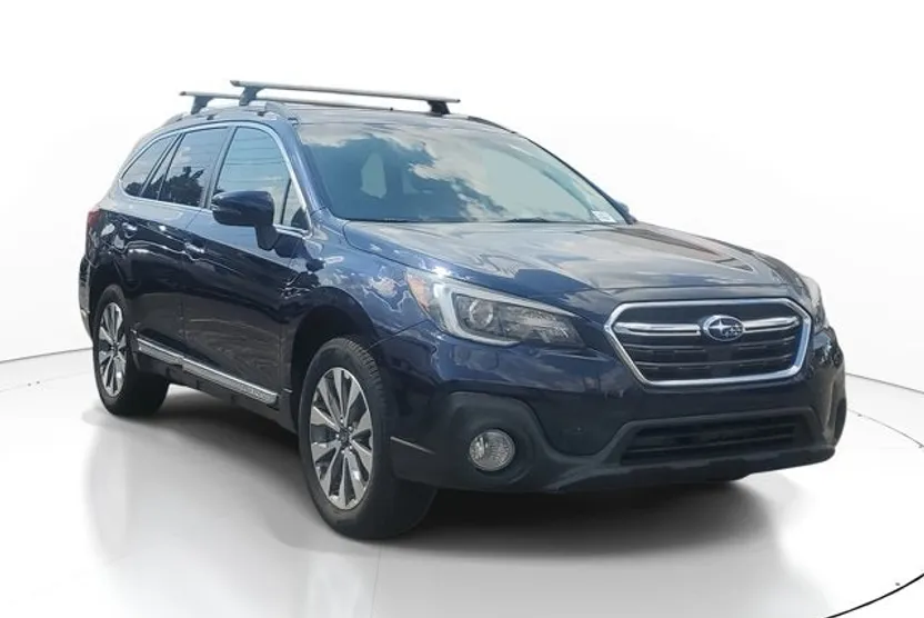 2018 Subaru Outback Touring photo 1