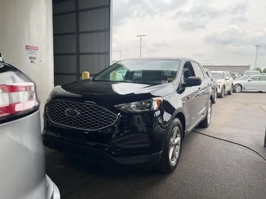 2024 Ford Edge SE photo 1