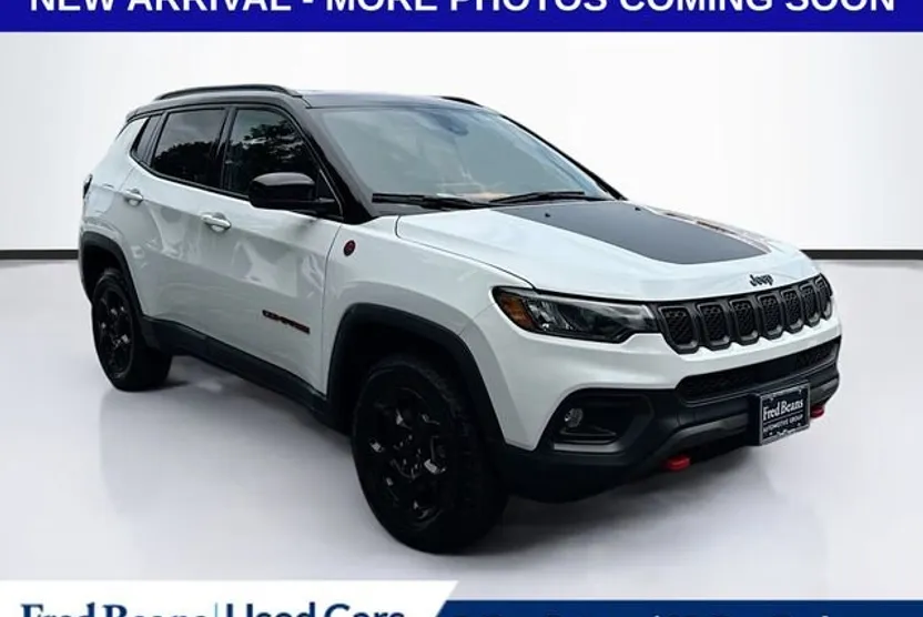 2024 Jeep Compass Trailhawk photo 1