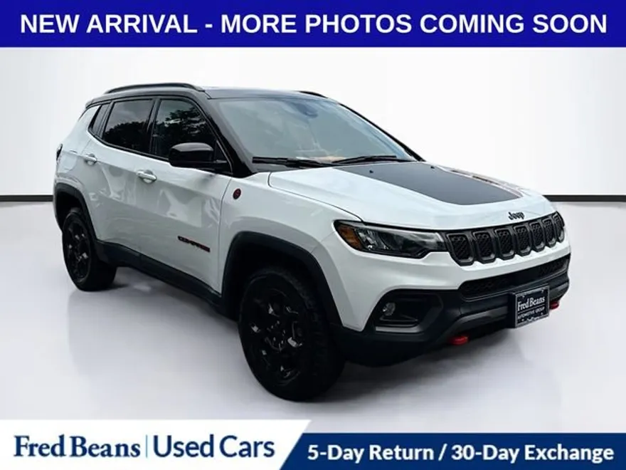 2024 Jeep Compass Trailhawk photo 1