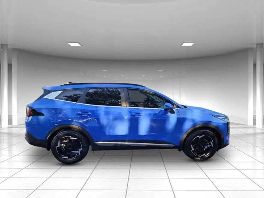 2026 Kia Sportage EX photo 1