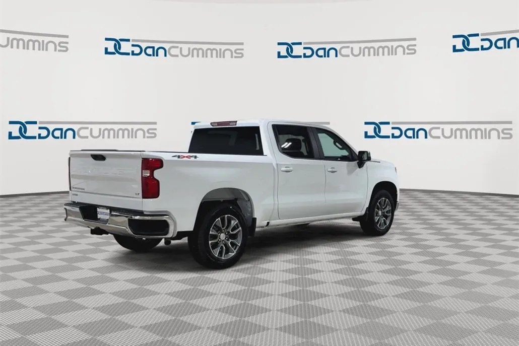 2026 Chevrolet Silverado 1500 LT photo 1