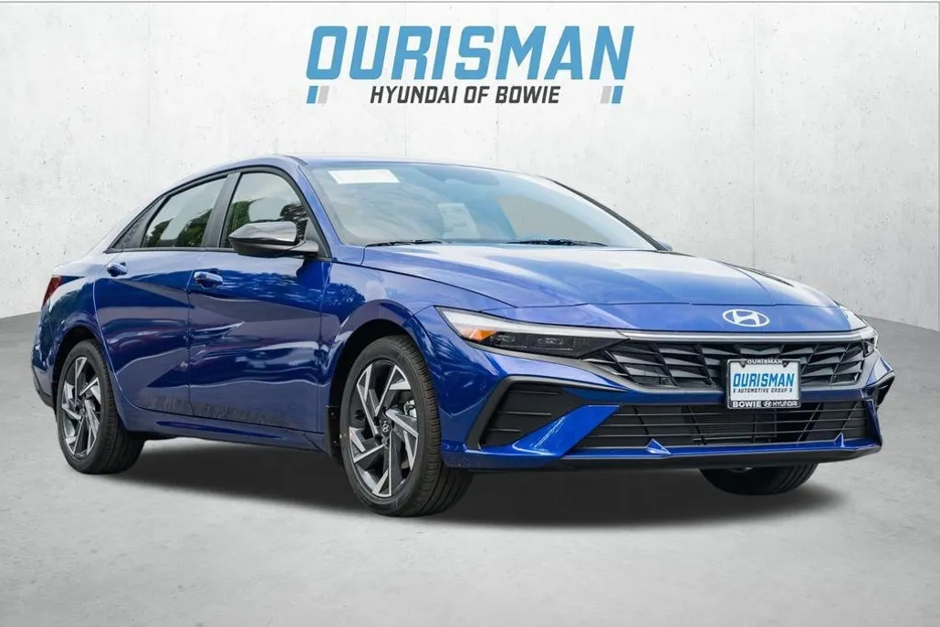 2025 Hyundai Elantra SEL Sport photo 1