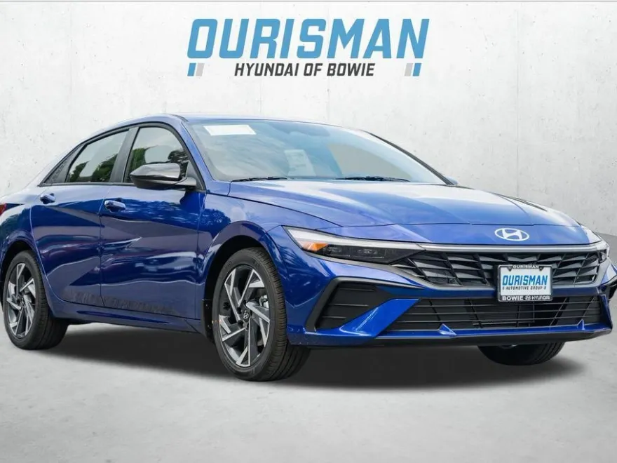 2025 Hyundai Elantra SEL Sport photo 1