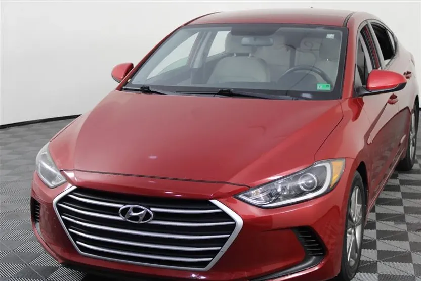 2017 Hyundai Elantra SE photo 1