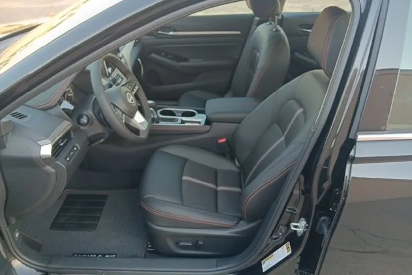 2025 Nissan Altima 2.5 SR photo 1