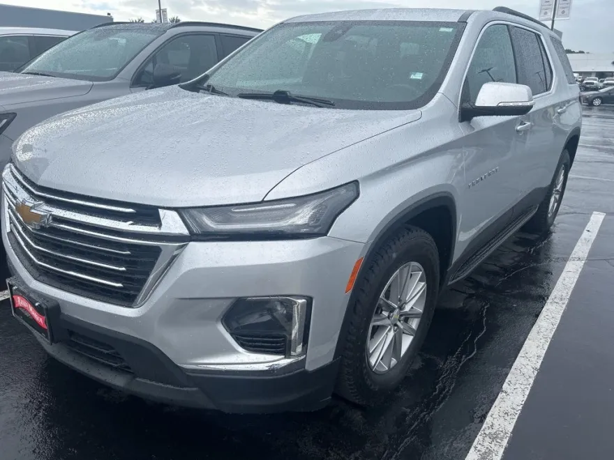 2022 Chevrolet Traverse Leather photo 1