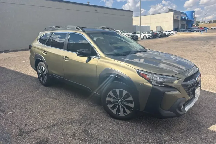 2023 Subaru Outback Limited photo 1