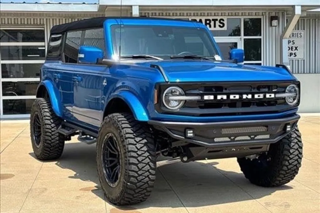 2023 Ford Bronco Outer Banks photo 1