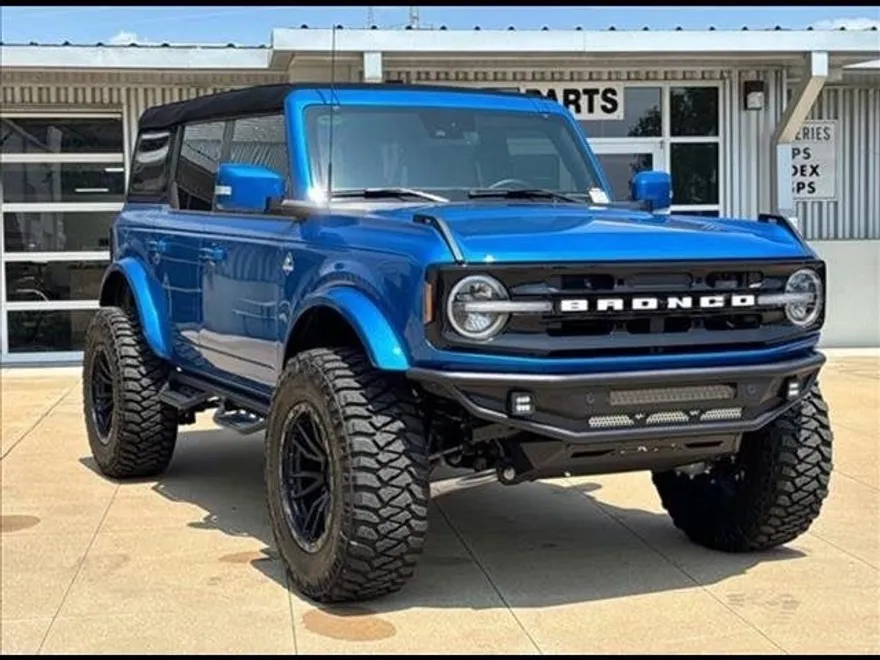 2023 Ford Bronco Outer Banks photo 1