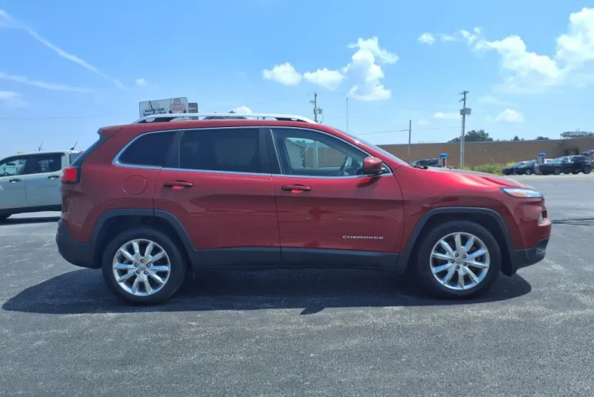 2017 Jeep Cherokee Limited photo 1