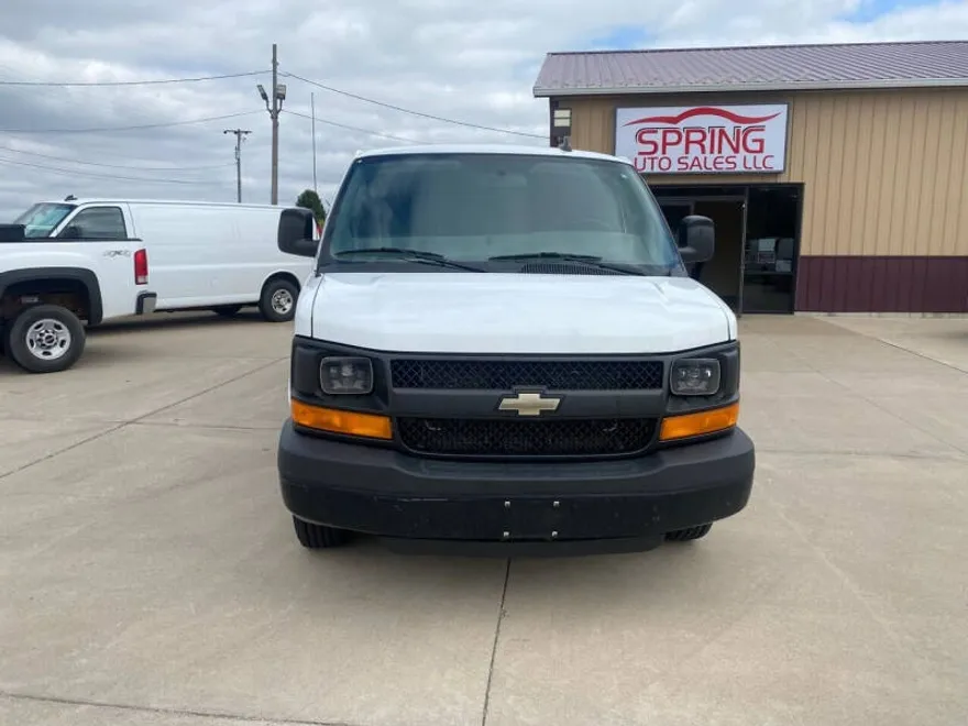 2016 Chevrolet Express 3500 Cargo Van photo 1