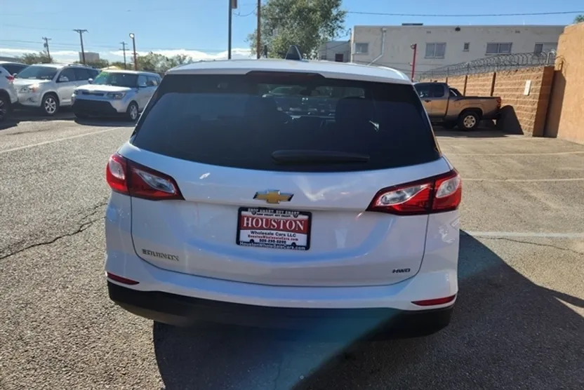 2020 Chevrolet Equinox LS photo 1