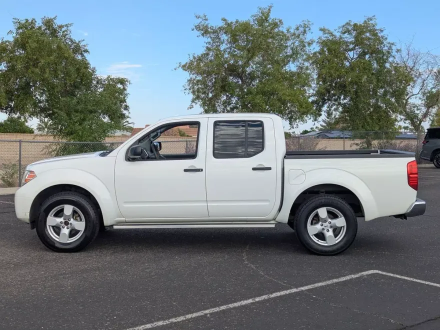 2014 Nissan Frontier SV photo 1