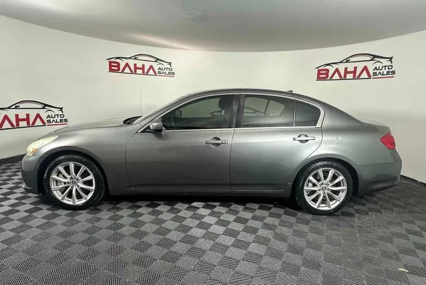 2010 Infiniti G37 Journey photo 1