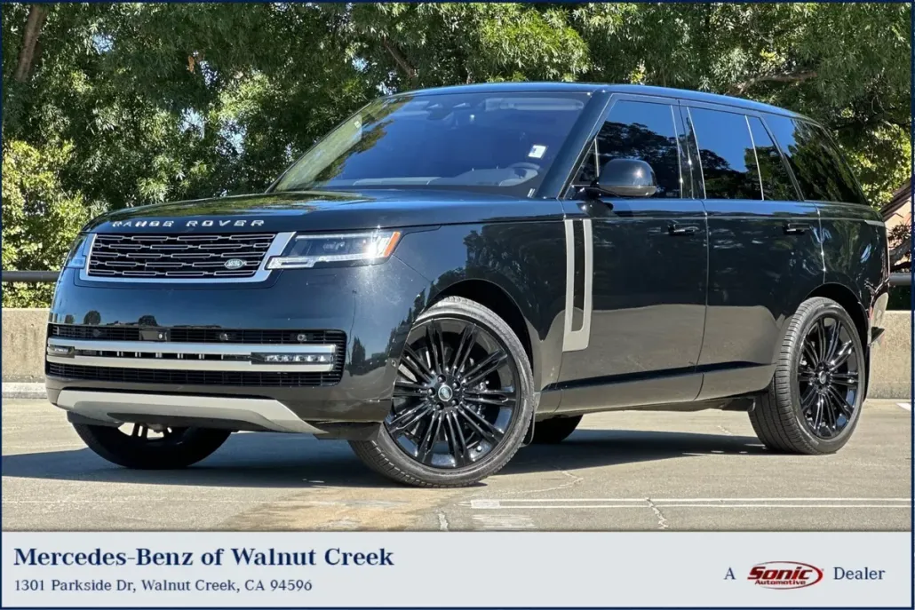 2023 Land Rover Range Rover SE photo 1