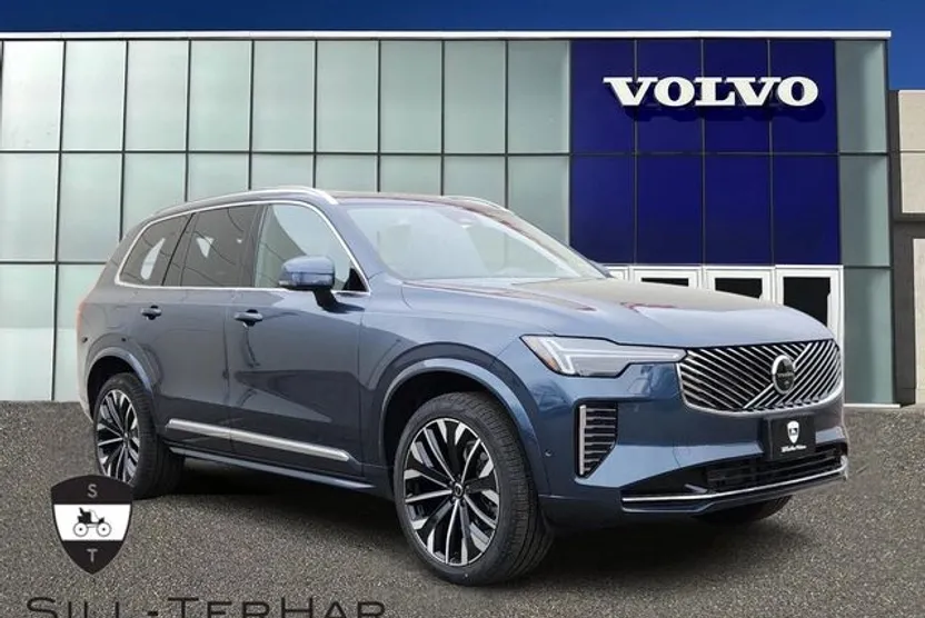 2025 Volvo XC90 Plus photo 1