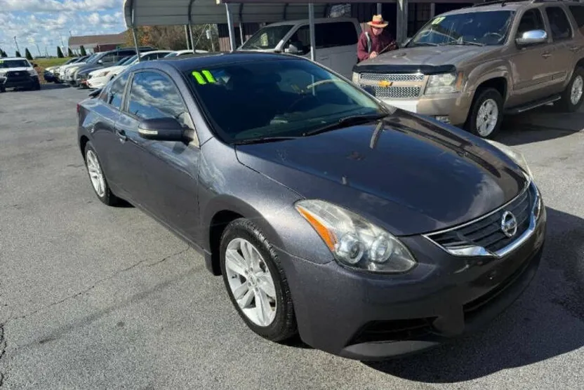 2011 Nissan Altima 2.5 S photo 1
