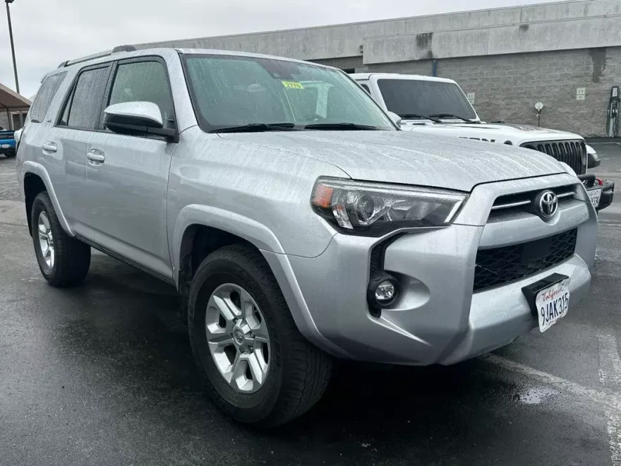 2023 Toyota 4Runner SR5 photo 1