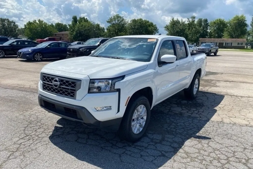 2024 Nissan Frontier SV photo 1