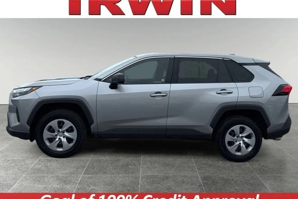 2024 Toyota RAV4 LE photo 1
