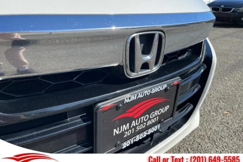 2018 Honda Accord Touring 1.5T photo 1