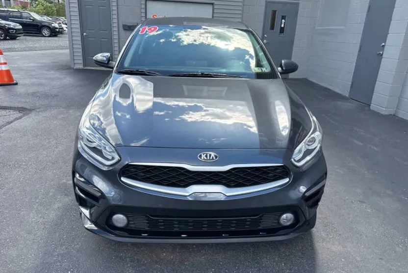 2019 Kia Forte LXS photo 1
