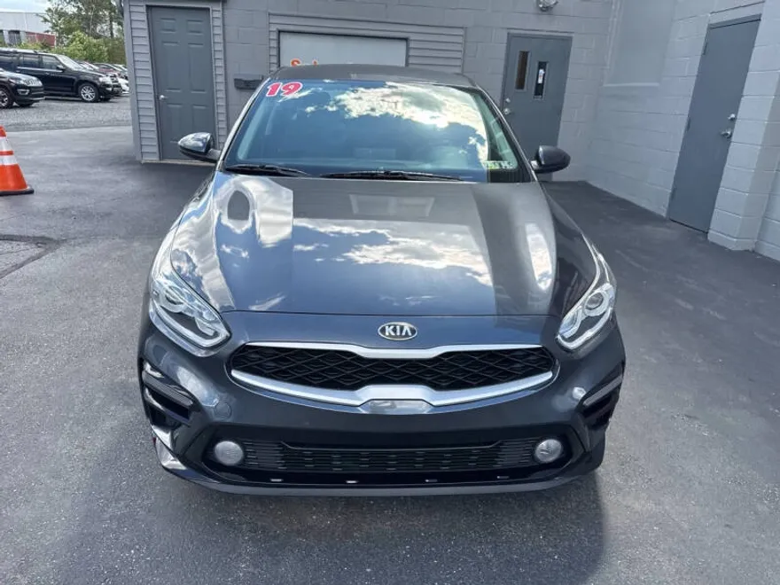 2019 Kia Forte LXS photo 1