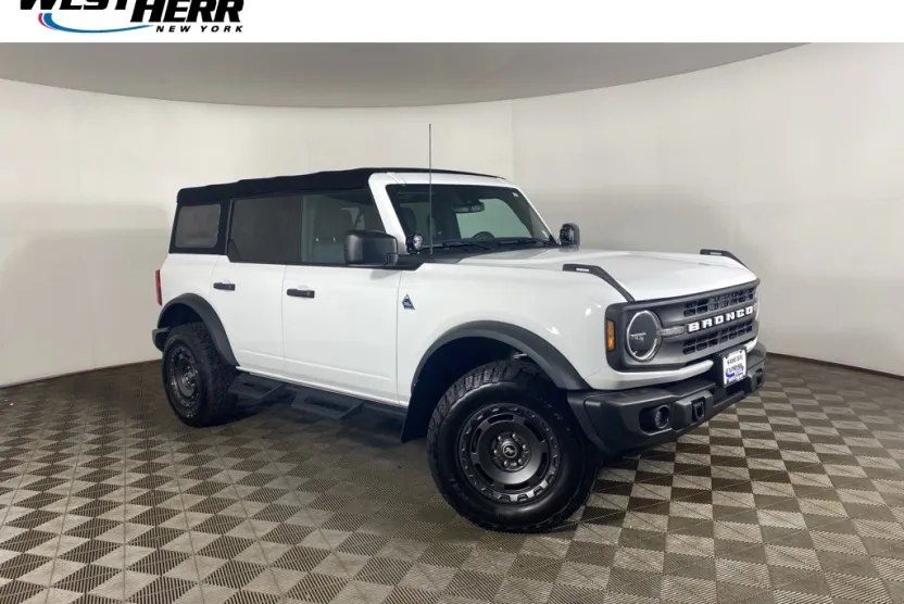 2022 Ford Bronco Black Diamond photo 1