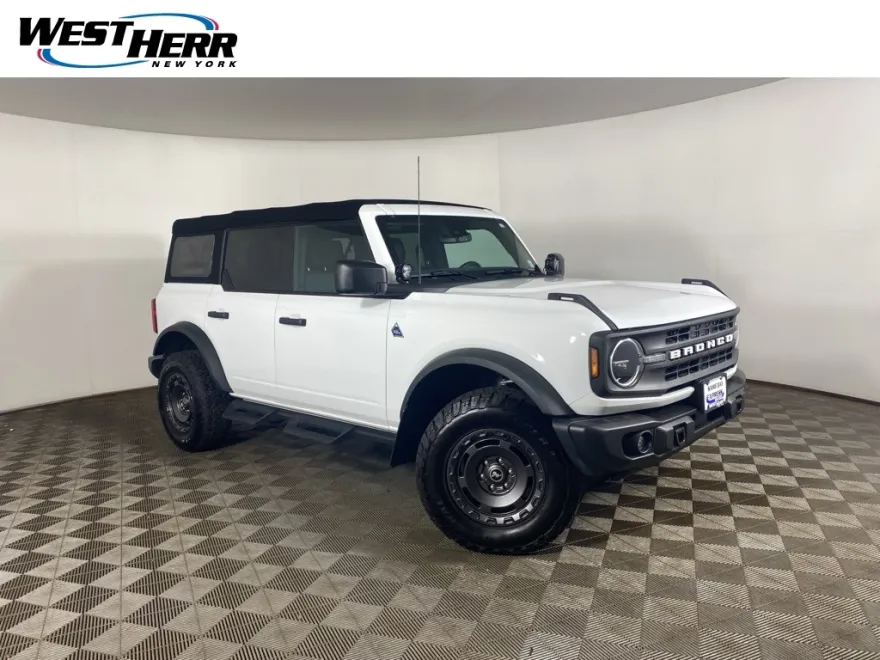 2022 Ford Bronco Black Diamond photo 1