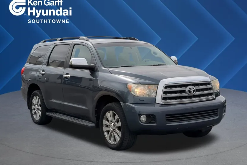 2010 Toyota Sequoia photo 1