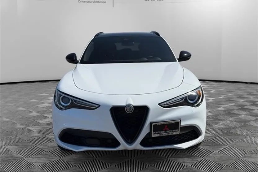 2022 Alfa Romeo Stelvio Ti Sport photo 1