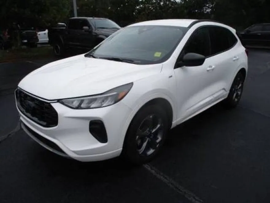 2024 Ford Escape ST-Line photo 1