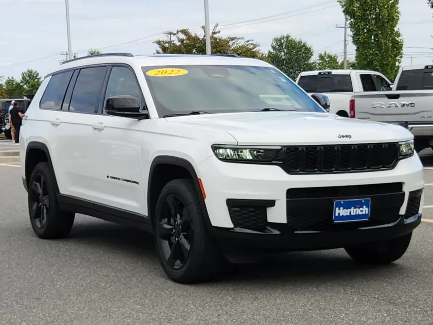 2022 Jeep Grand Cherokee Altitude photo 1
