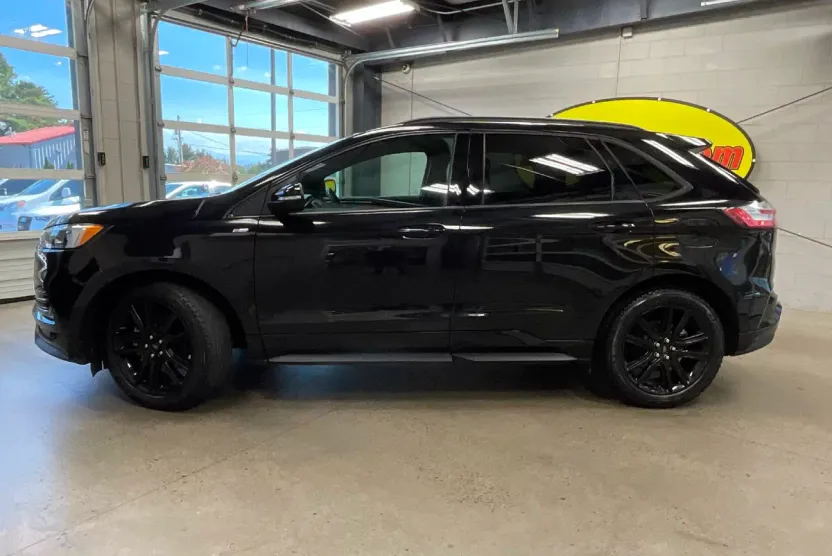 2020 Ford Edge ST photo 1