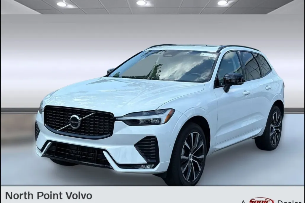 2023 Volvo XC60 B5 Plus photo 1