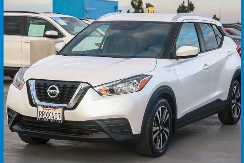 2020 Nissan Kicks SV photo 1