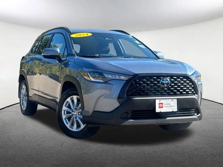 2024 Toyota Corolla Cross LE photo 1
